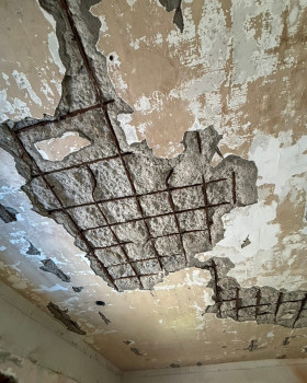 鋼筋外露老舊建築混泥土與鋼筋澆灌厚度泥作層剝落鹼性轉化成中性海砂屋鋼筋變質氯含量檢測除鏽處理鏽還原保護劑主要結構樓層鋼板鋼構加強