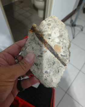 裂痕剝落掉粉末漏水鐵絲裂縫天花板鋼筋房屋修繕舊屋翻修套房改建泥作工程